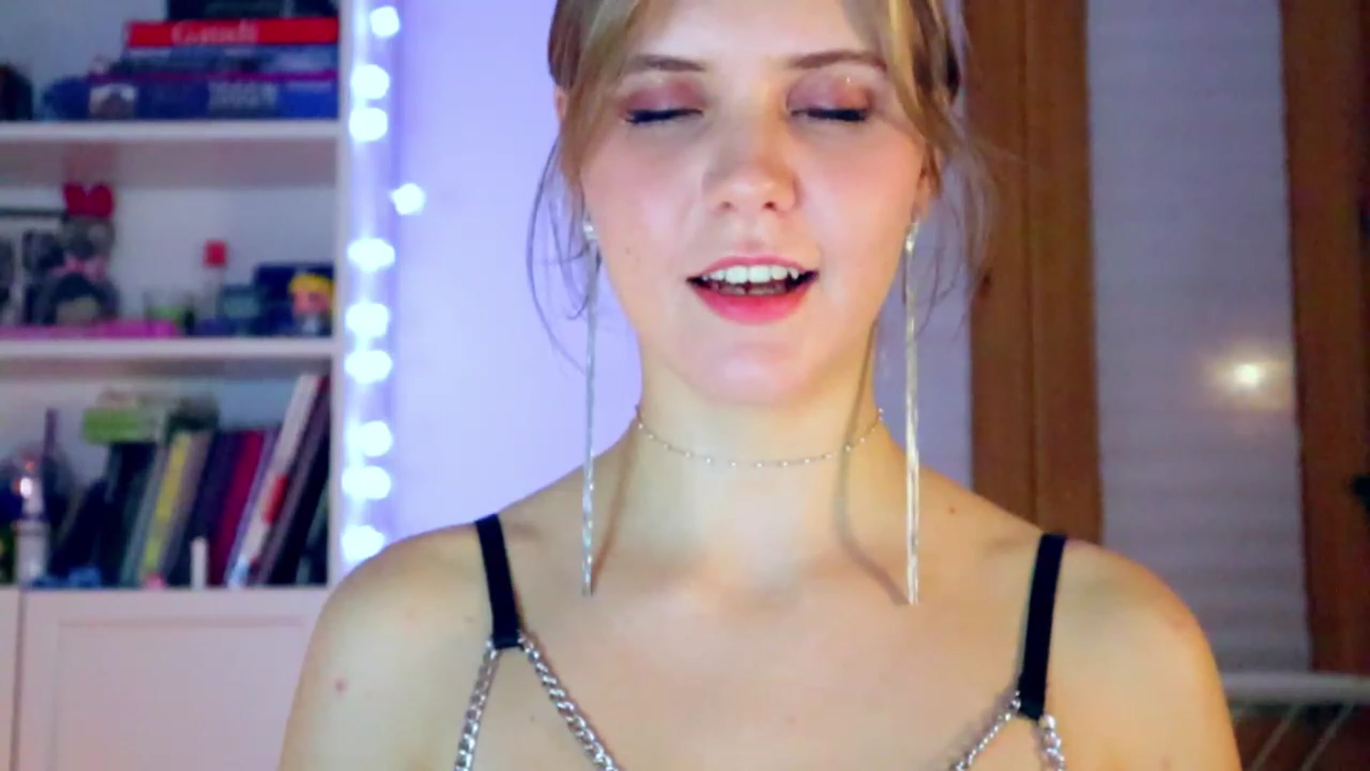 Gallery image thumbnail from YoungDunst's myfreecams stream on, 12/22/2022, 22:00 image 5 of 20
