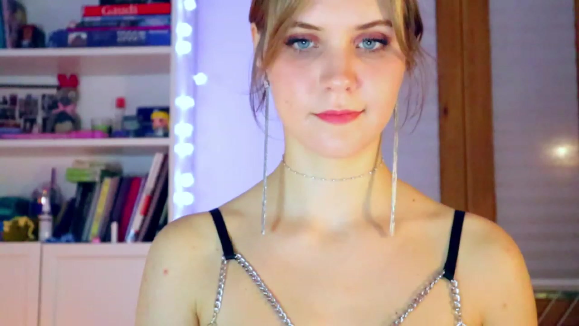 Gallery image thumbnail from YoungDunst's myfreecams stream on, 12/22/2022, 22:00 image 18 of 20