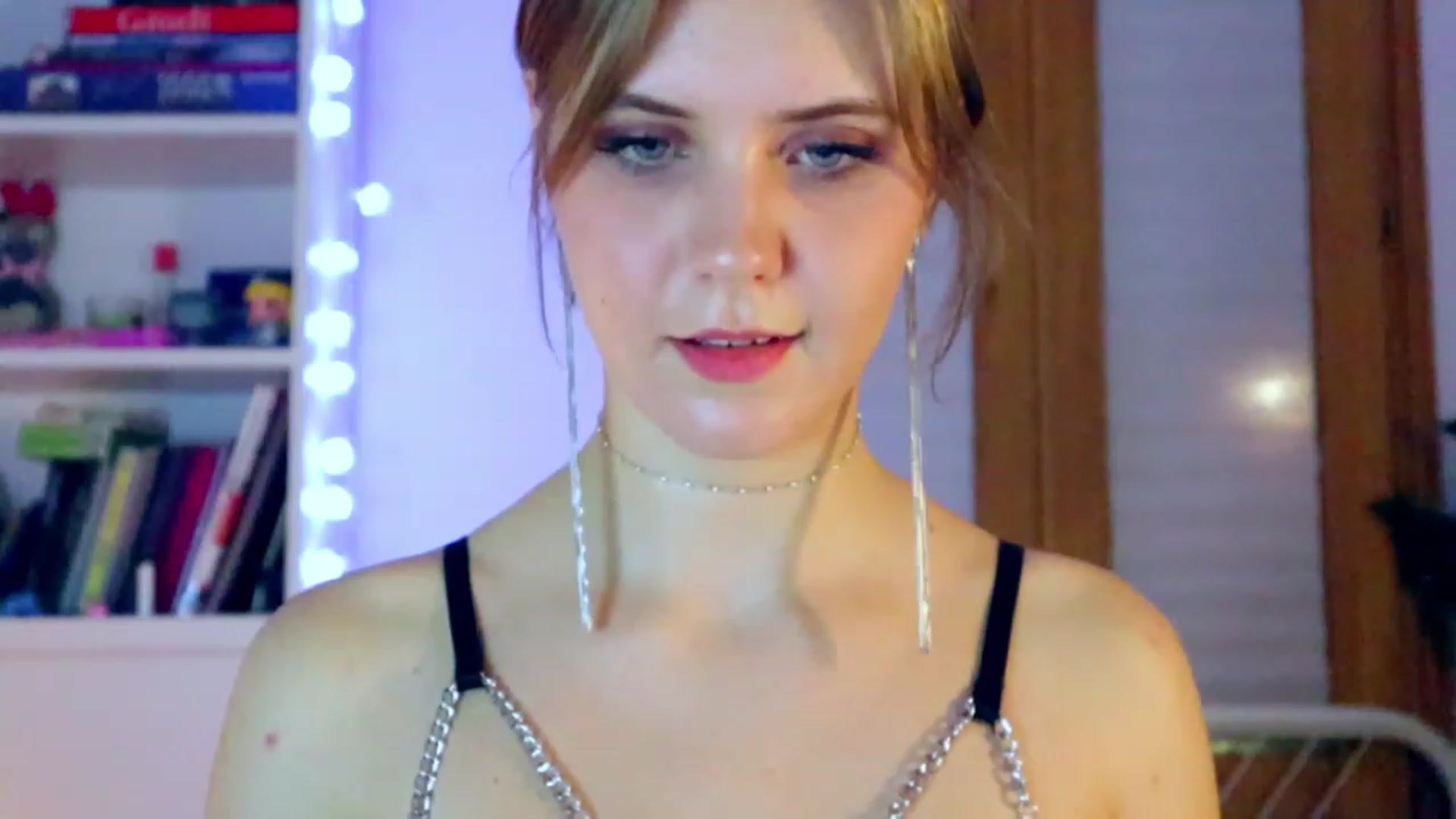 Gallery image thumbnail from YoungDunst's myfreecams stream on, 12/22/2022, 22:58 image 12 of 20