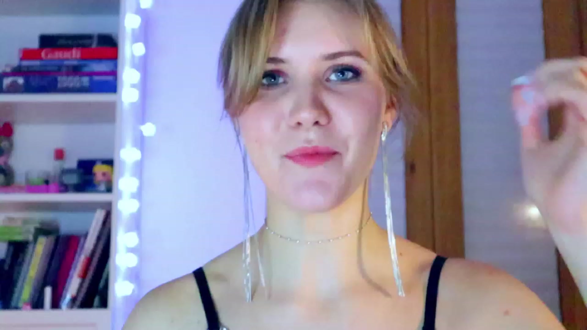 Gallery image thumbnail from YoungDunst's myfreecams stream on, 12/22/2022, 22:58 image 20 of 20