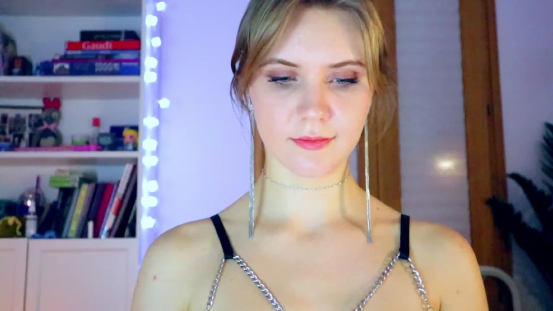 Gallery image thumbnail from YoungDunst's myfreecams stream on, 12/23/2022, 01:22 image 20 of 20