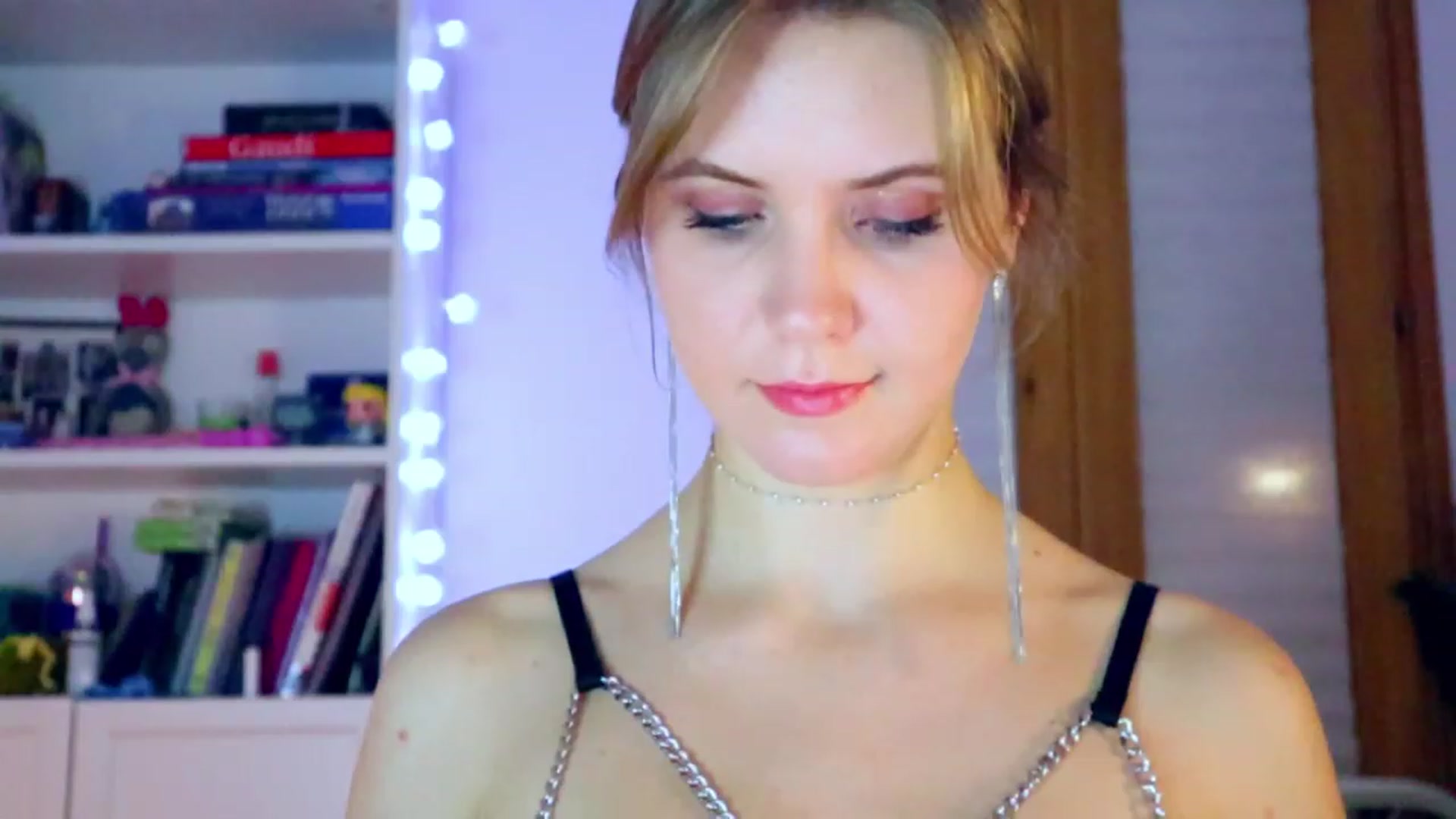 Gallery image thumbnail from YoungDunst's myfreecams stream on, 12/23/2022, 01:22 image 3 of 20