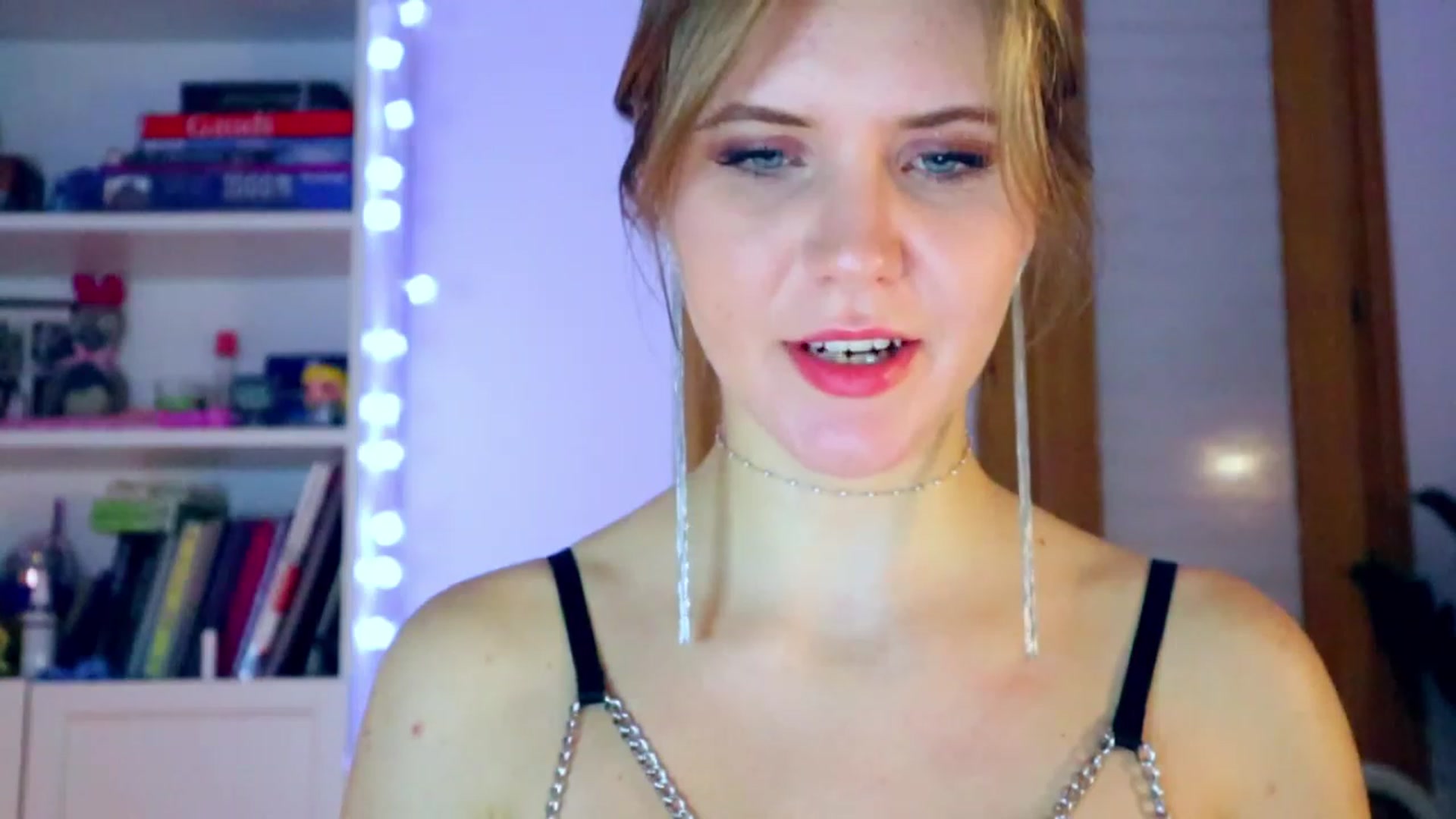 Gallery image thumbnail from YoungDunst's myfreecams stream on, 12/23/2022, 01:22 image 6 of 20