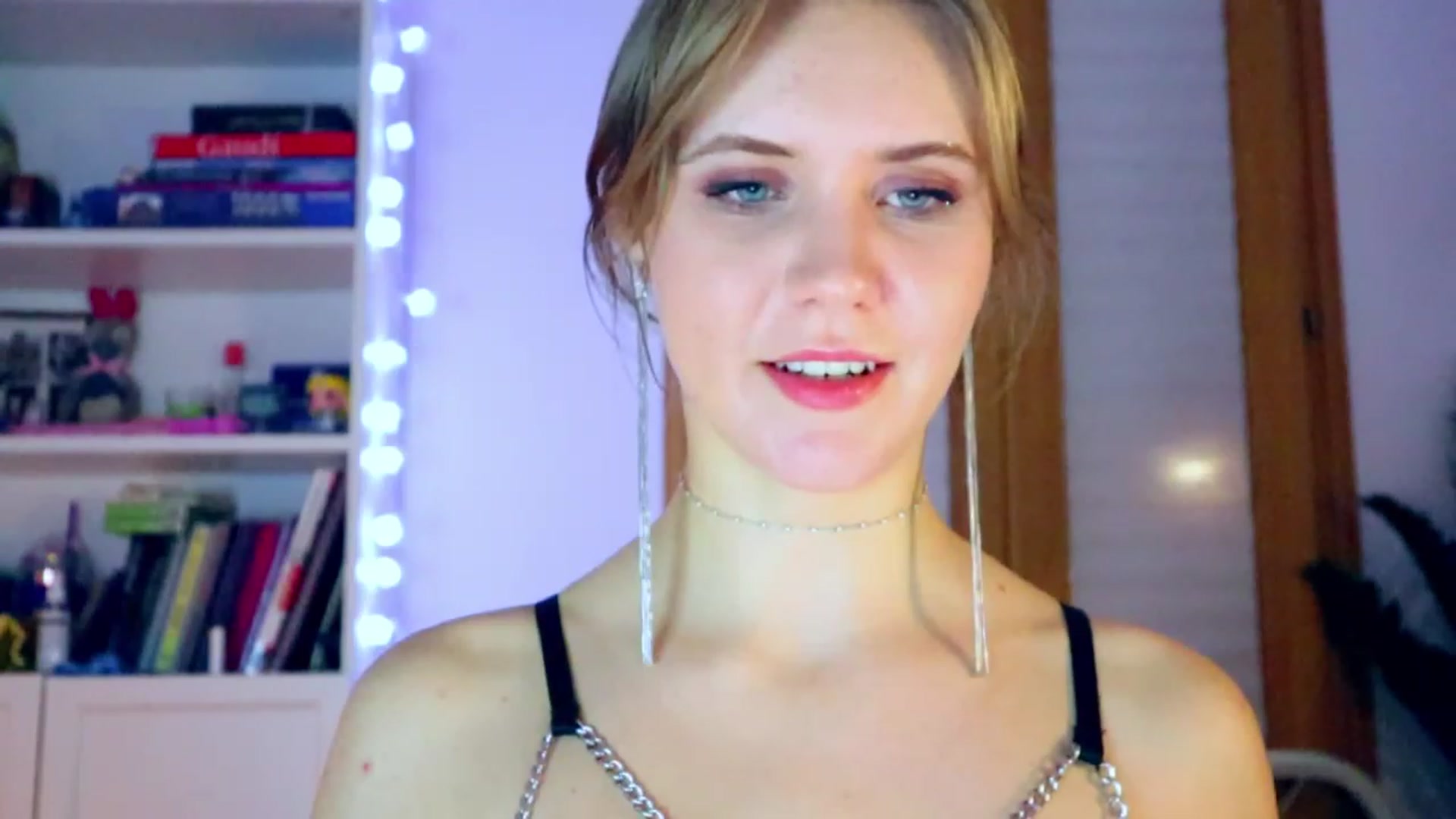 Gallery image thumbnail from YoungDunst's myfreecams stream on, 12/23/2022, 01:22 image 19 of 20