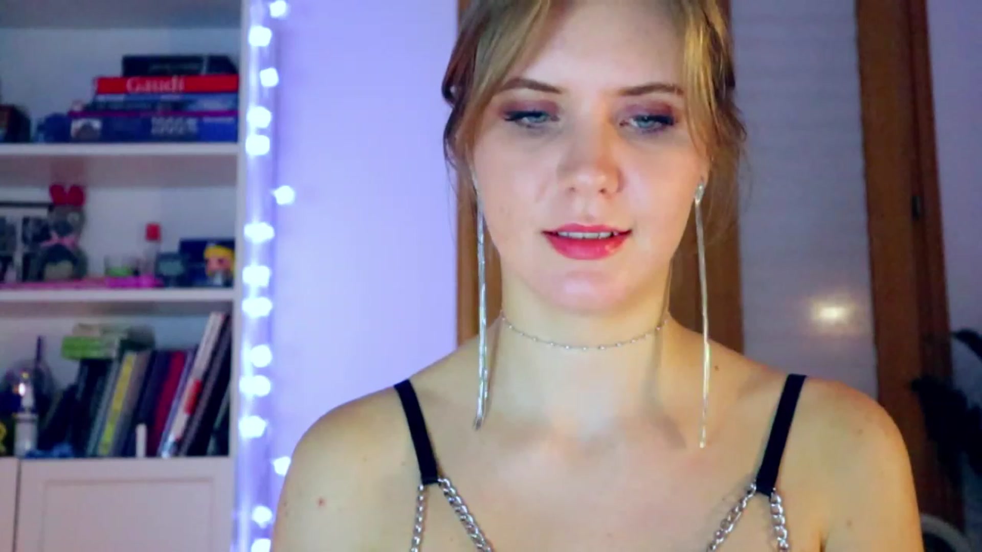 Gallery image thumbnail from YoungDunst's myfreecams stream on, 12/23/2022, 01:22 image 9 of 20