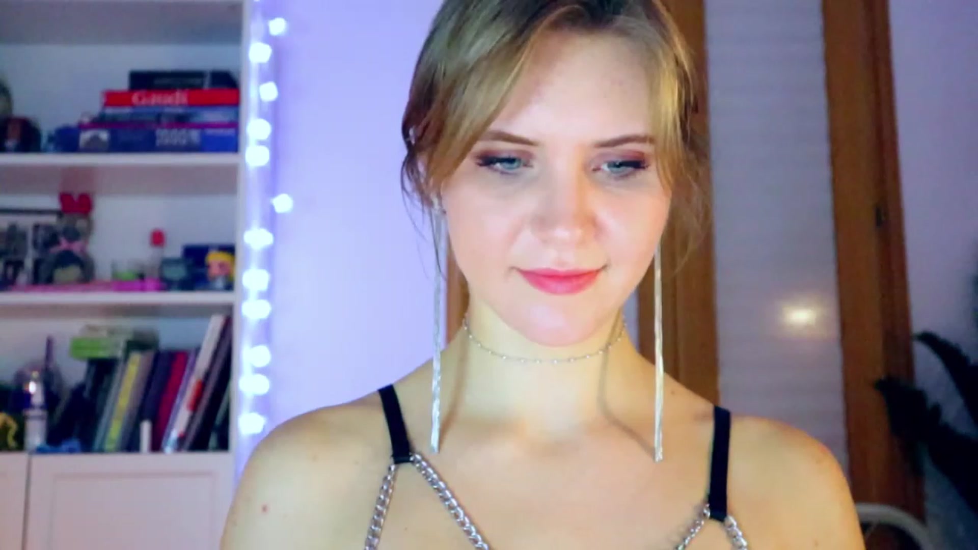 Gallery image thumbnail from YoungDunst's myfreecams stream on, 12/23/2022, 01:22 image 18 of 20