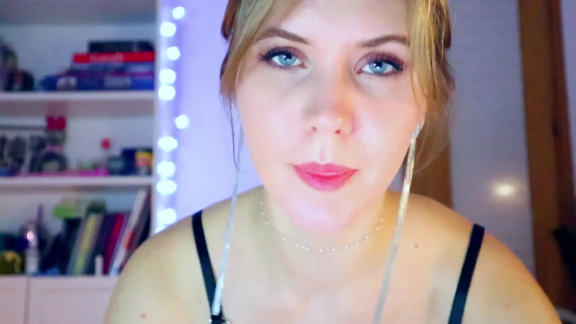 Gallery image thumbnail from YoungDunst's myfreecams stream on, 12/23/2022, 01:22 image 4 of 20