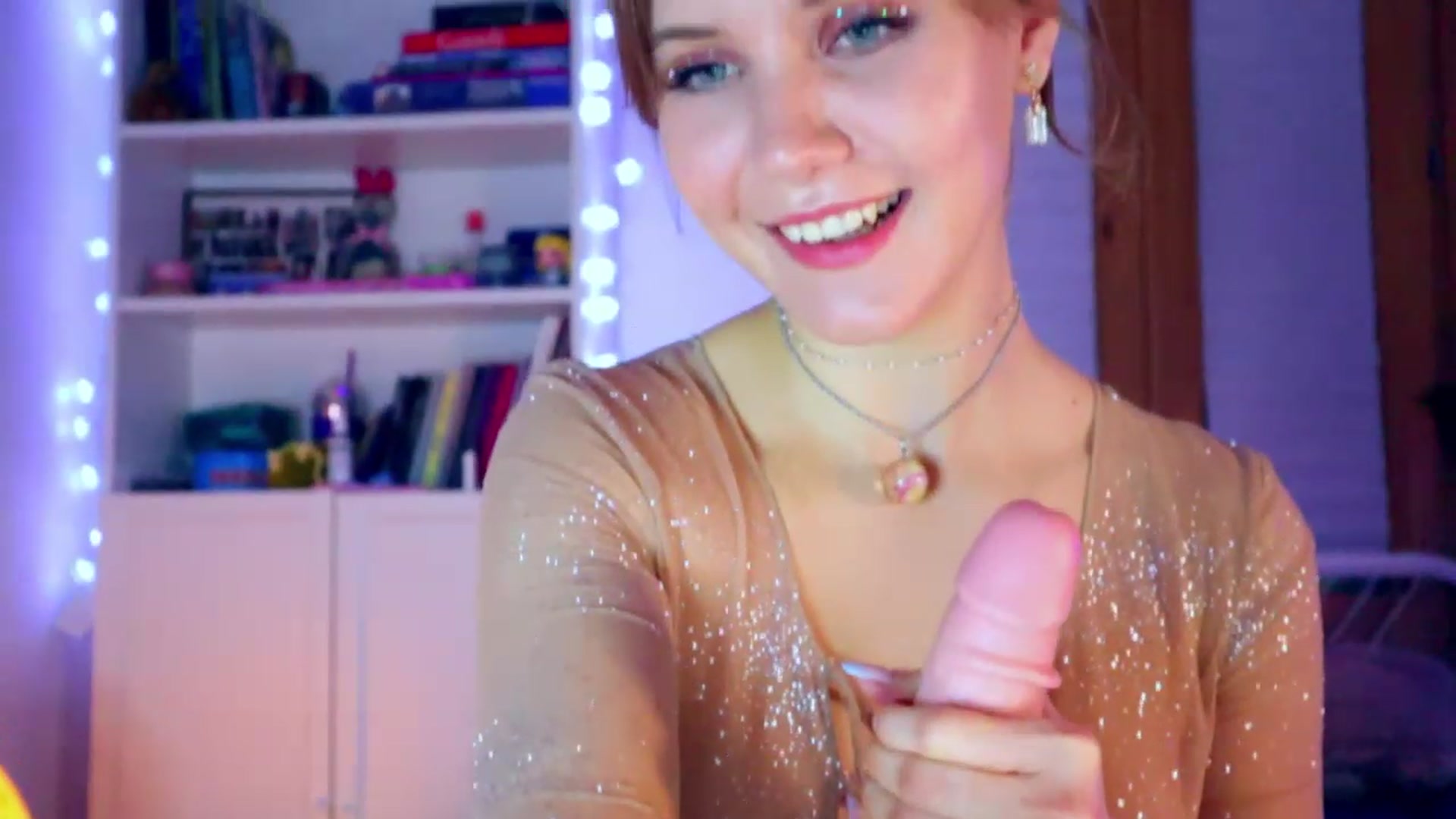 Gallery image thumbnail from YoungDunst's myfreecams stream on, 12/26/2022, 04:41 image 7 of 20