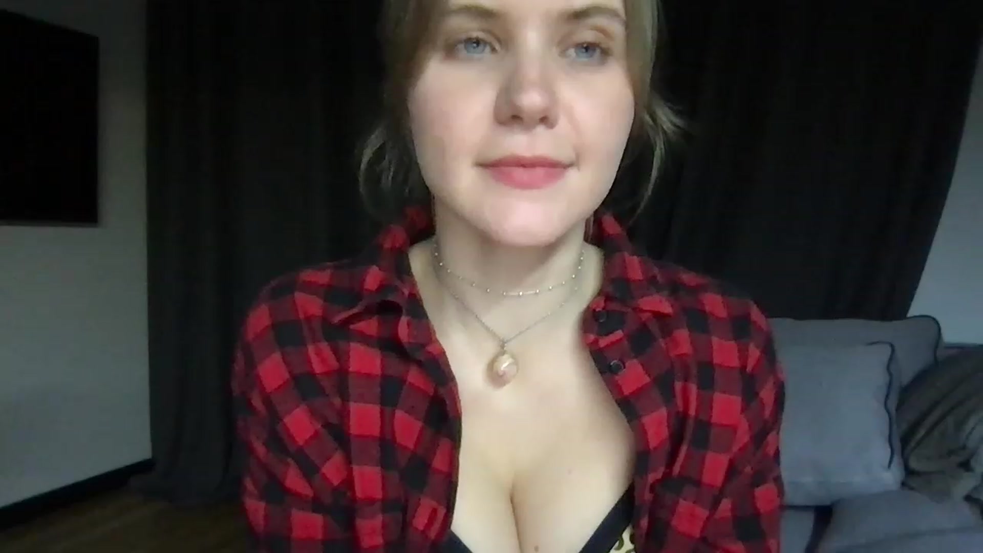Gallery image thumbnail from YoungDunst's myfreecams stream on, 12/31/2022, 17:06 image 15 of 20