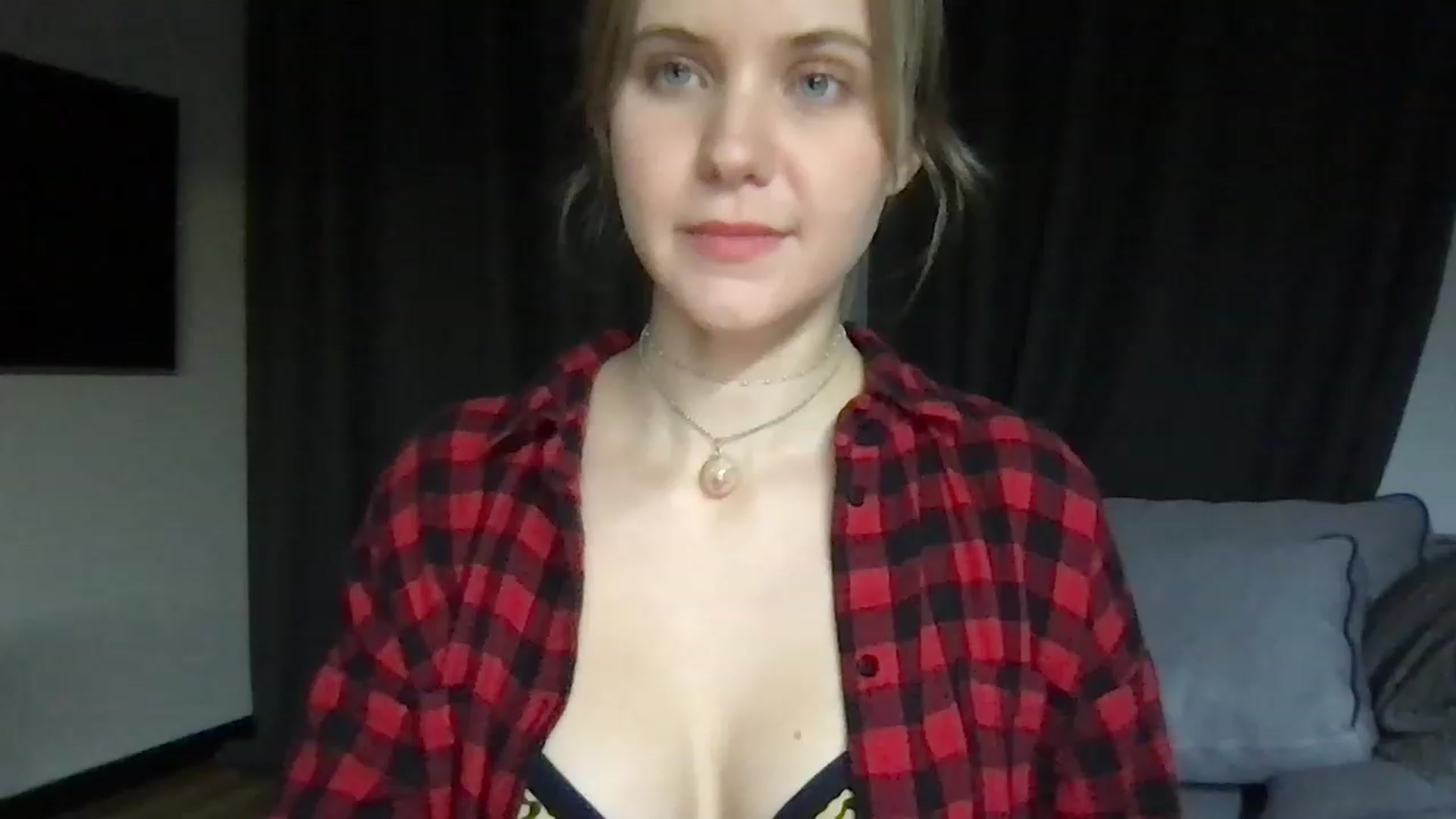 Gallery image thumbnail from YoungDunst's myfreecams stream on, 12/31/2022, 17:06 image 10 of 20