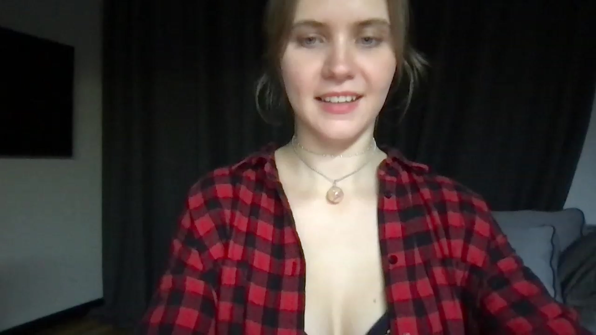 Gallery image thumbnail from YoungDunst's myfreecams stream on, 12/31/2022, 17:06 image 12 of 20