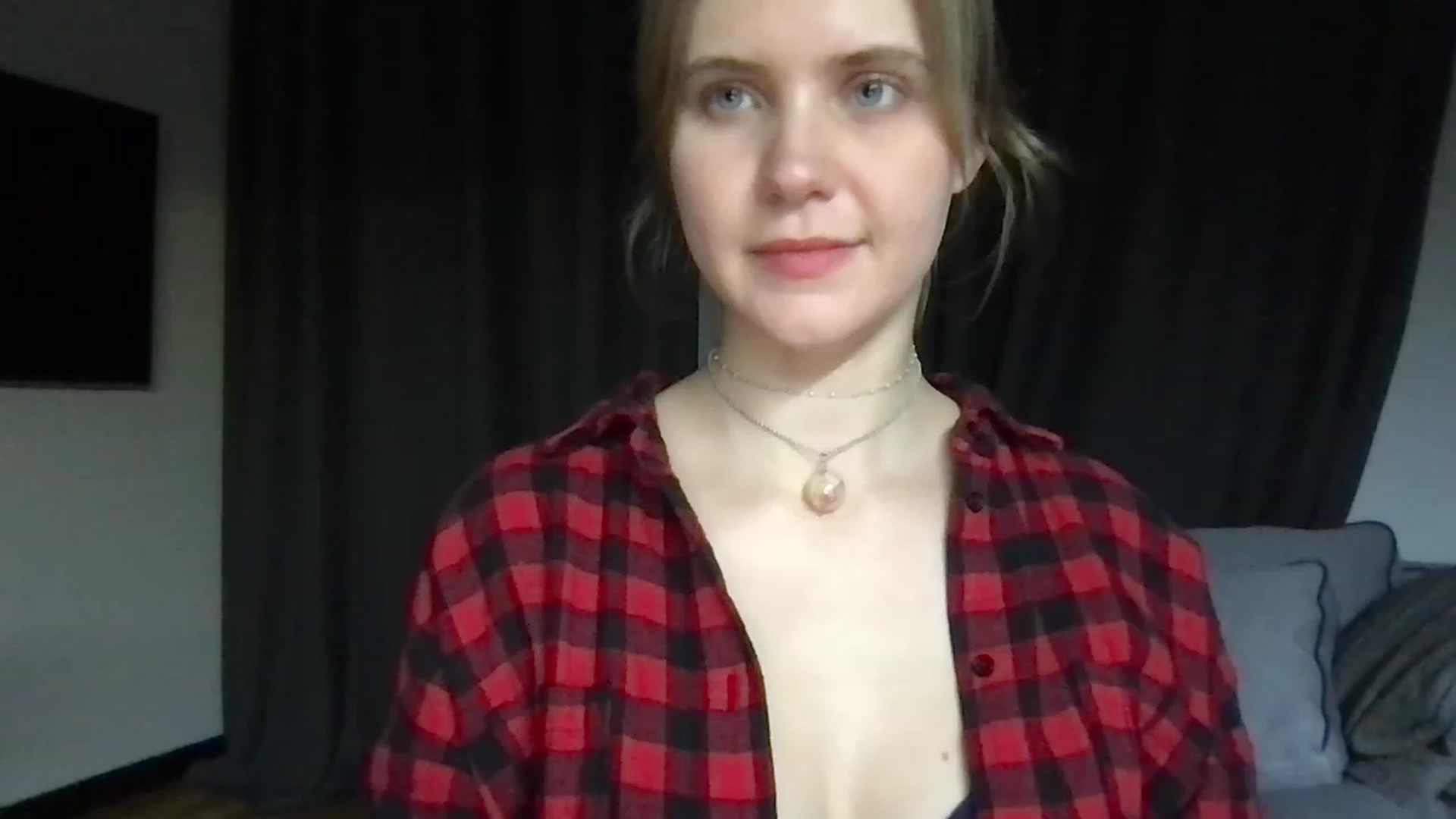 Gallery image thumbnail from YoungDunst's myfreecams stream on, 12/31/2022, 17:06 image 13 of 20