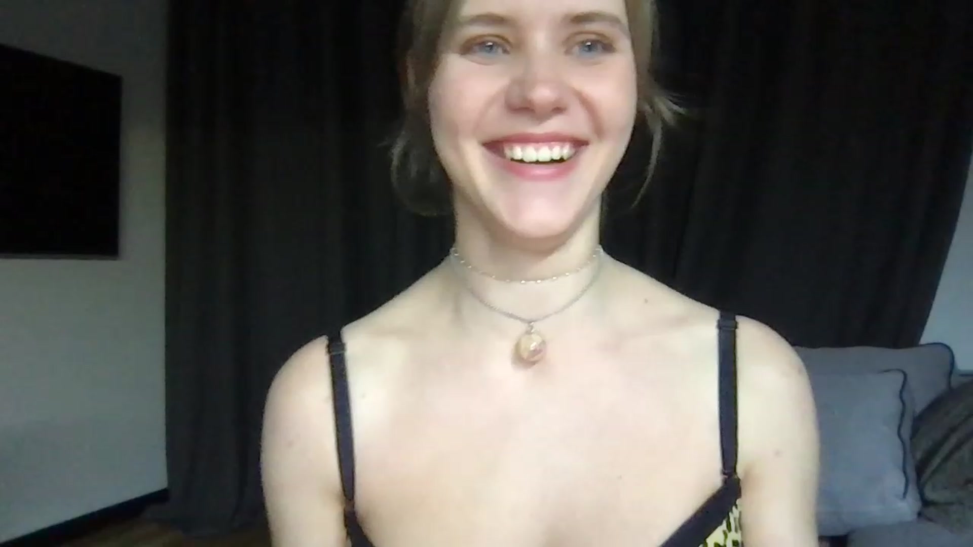 Gallery image thumbnail from YoungDunst's myfreecams stream on, 12/31/2022, 17:06 image 8 of 20