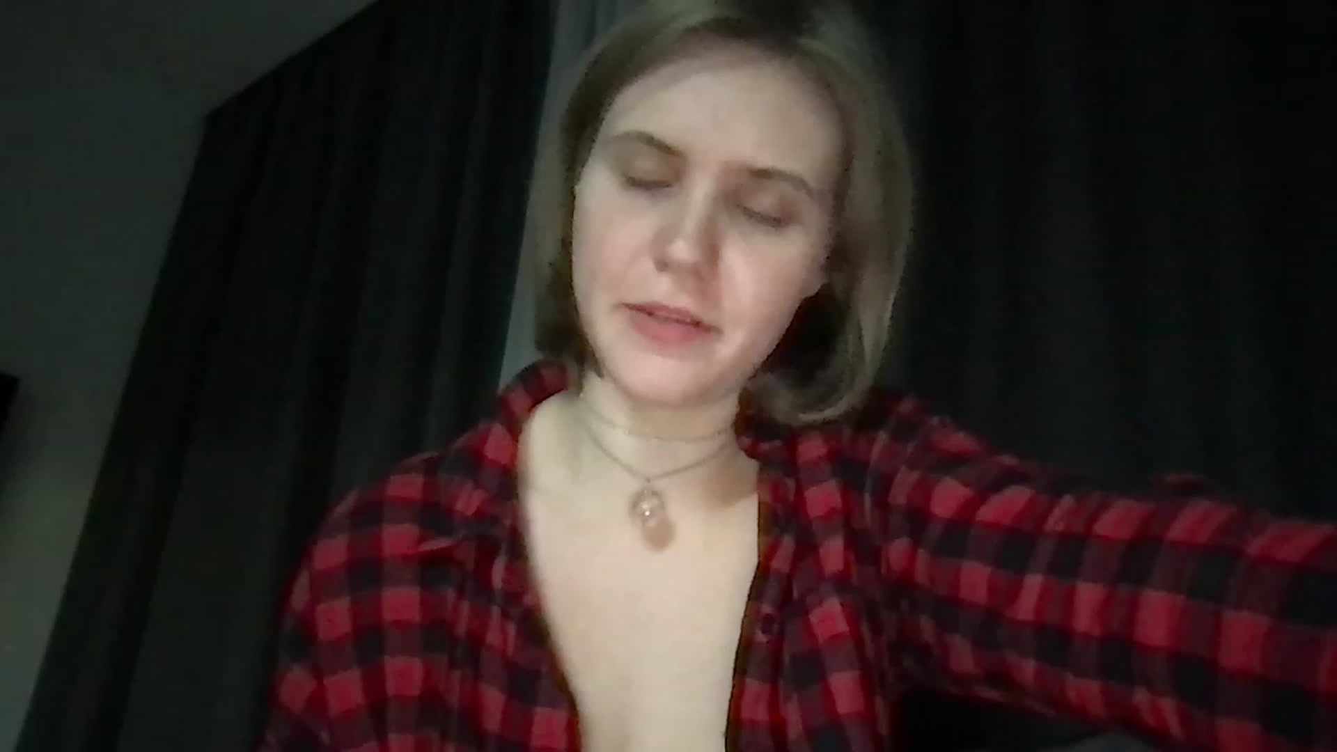 Gallery image thumbnail from YoungDunst's myfreecams stream on, 12/31/2022, 20:06 image 19 of 20