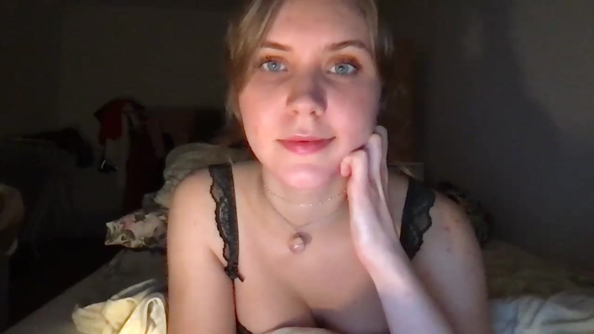 Gallery image thumbnail from YoungDunst's myfreecams stream on, 01/08/2023, 15:40 image 20 of 20