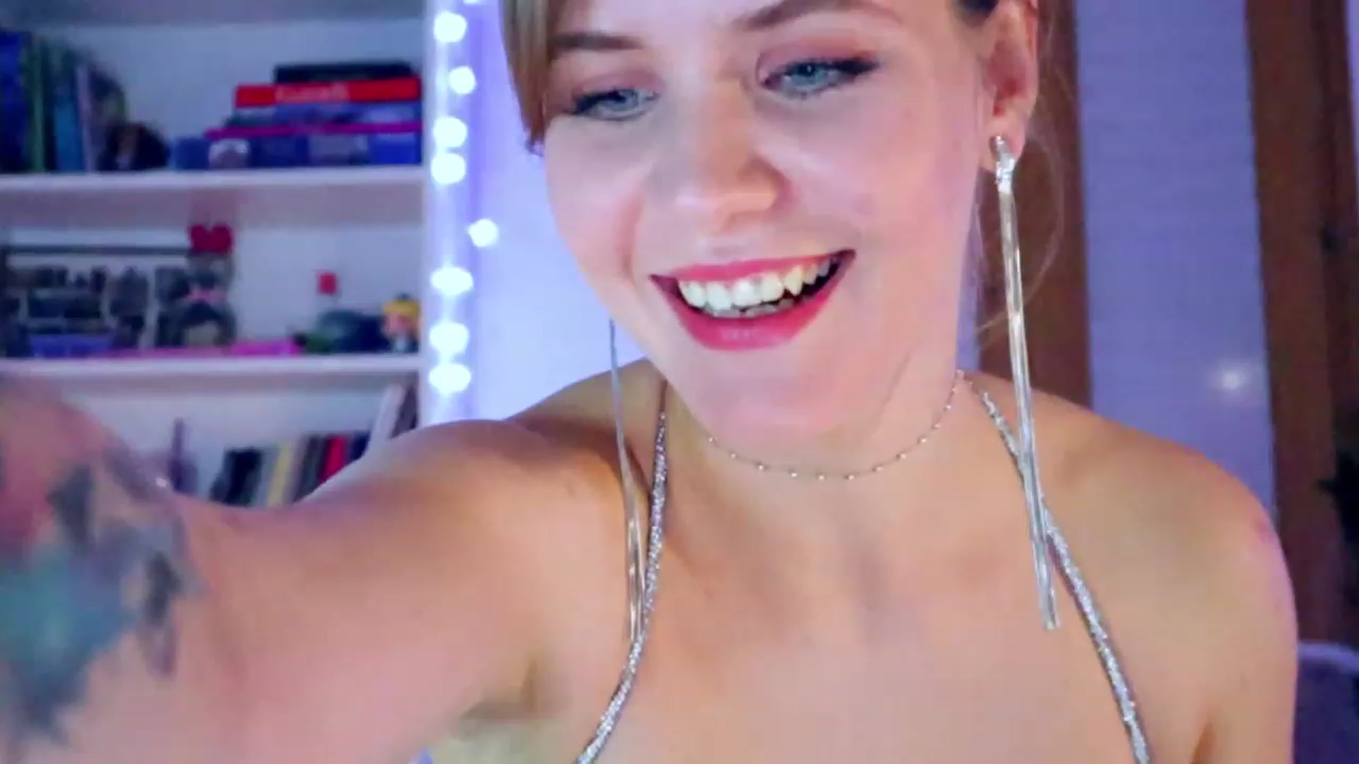 Gallery image thumbnail from YoungDunst's myfreecams stream on, 01/13/2023, 19:12 image 4 of 20