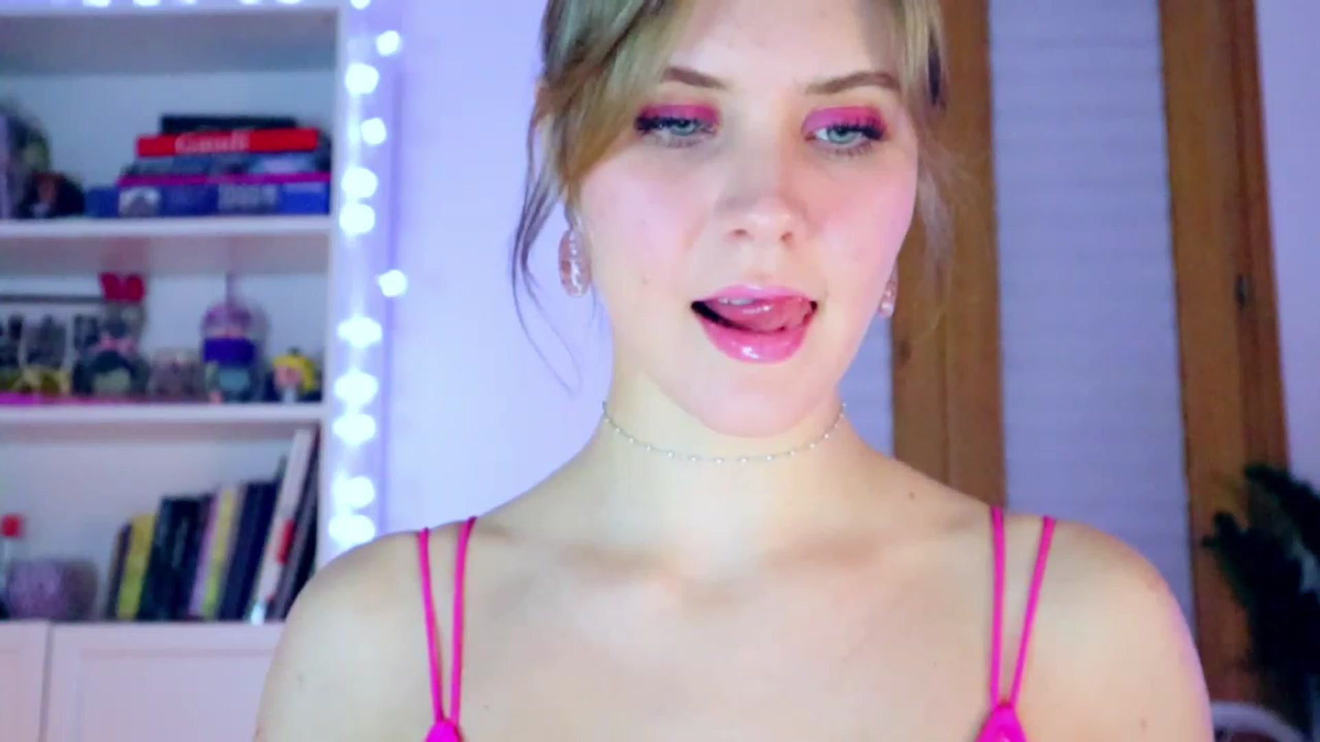 Gallery image thumbnail from YoungDunst's myfreecams stream on, 01/28/2023, 24:08 image 6 of 20