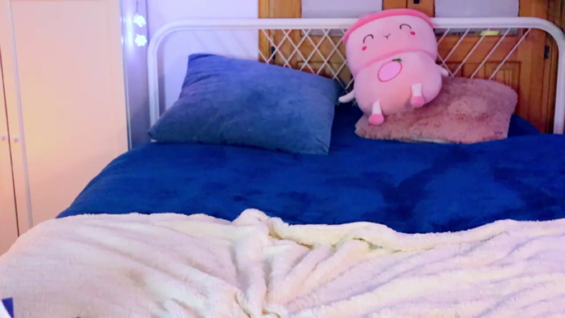 Gallery image thumbnail from YoungDunst's myfreecams stream on, 01/28/2023, 24:08 image 18 of 20