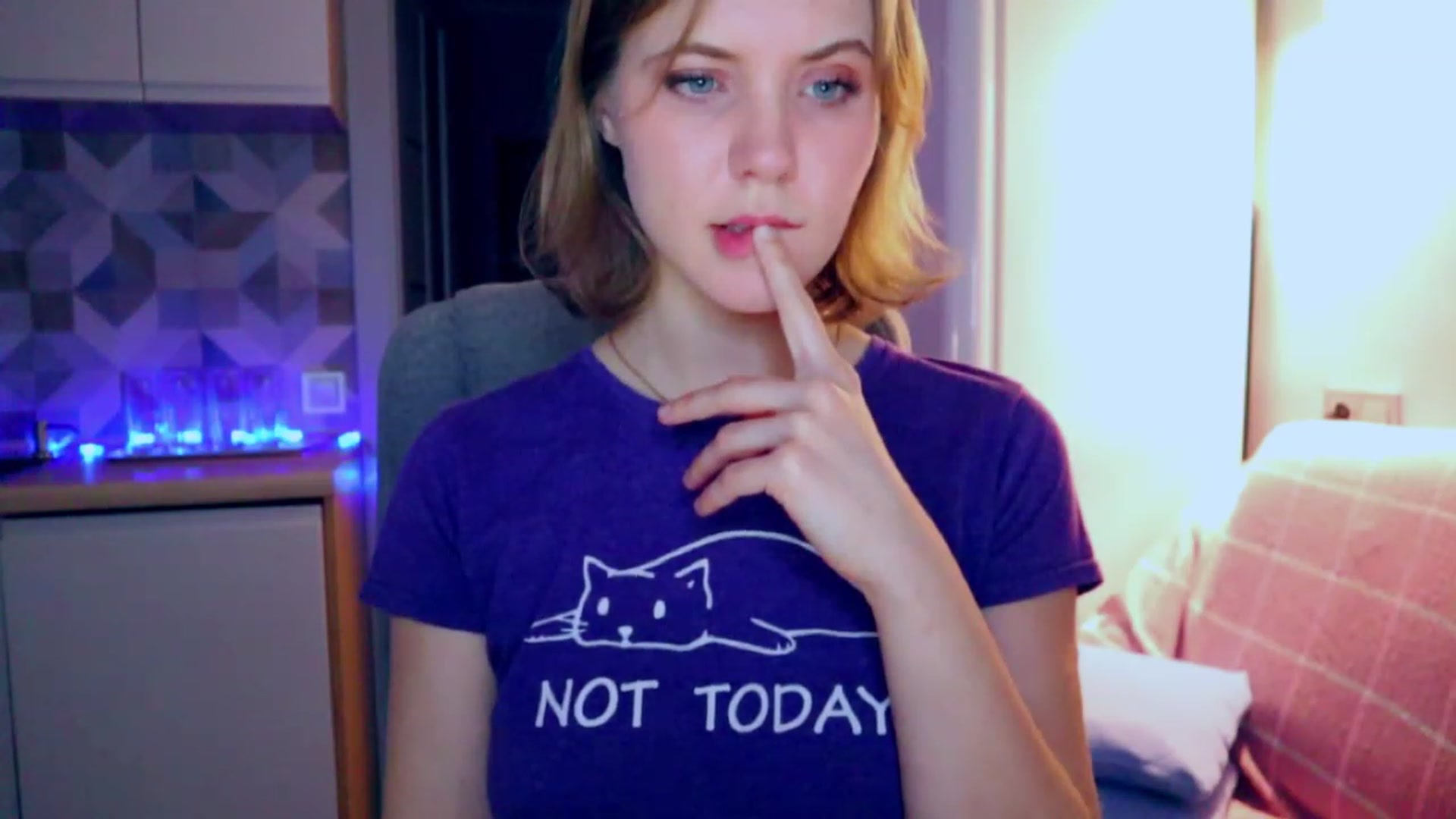 Gallery image thumbnail from YoungDunst's myfreecams stream on, 02/20/2023, 22:11 image 18 of 20