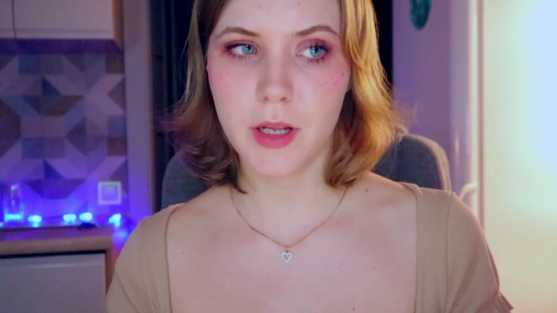 Gallery image thumbnail from YoungDunst's myfreecams stream on, 03/09/2023, 21:19 image 4 of 20