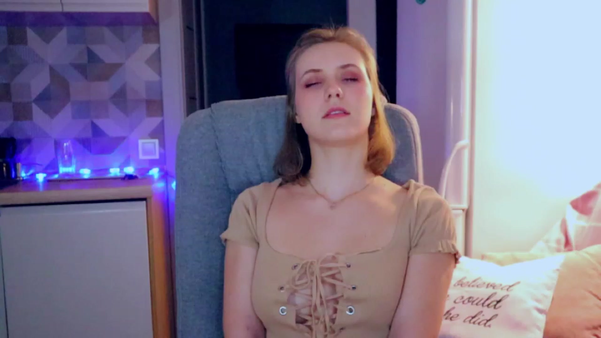 Gallery image thumbnail from YoungDunst's myfreecams stream on, 03/09/2023, 21:19 image 11 of 20