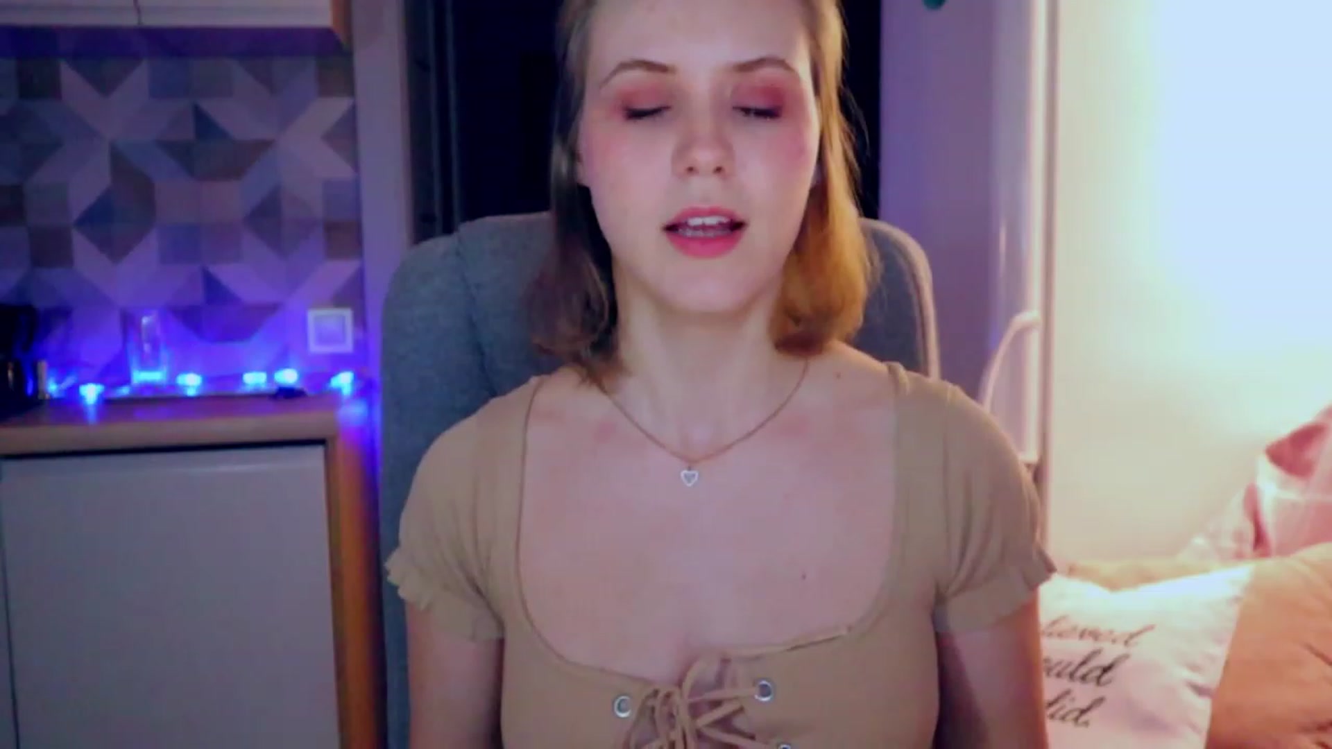 Gallery image thumbnail from YoungDunst's myfreecams stream on, 03/09/2023, 21:19 image 10 of 20