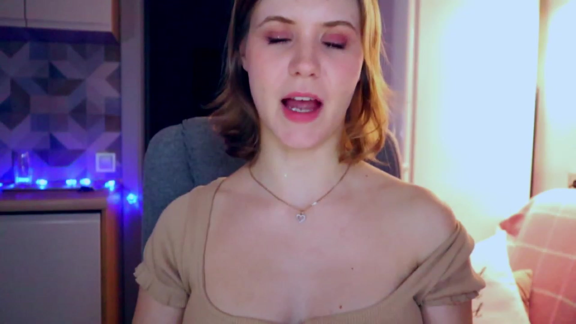 Gallery image thumbnail from YoungDunst's myfreecams stream on, 03/10/2023, 24:04 image 17 of 20