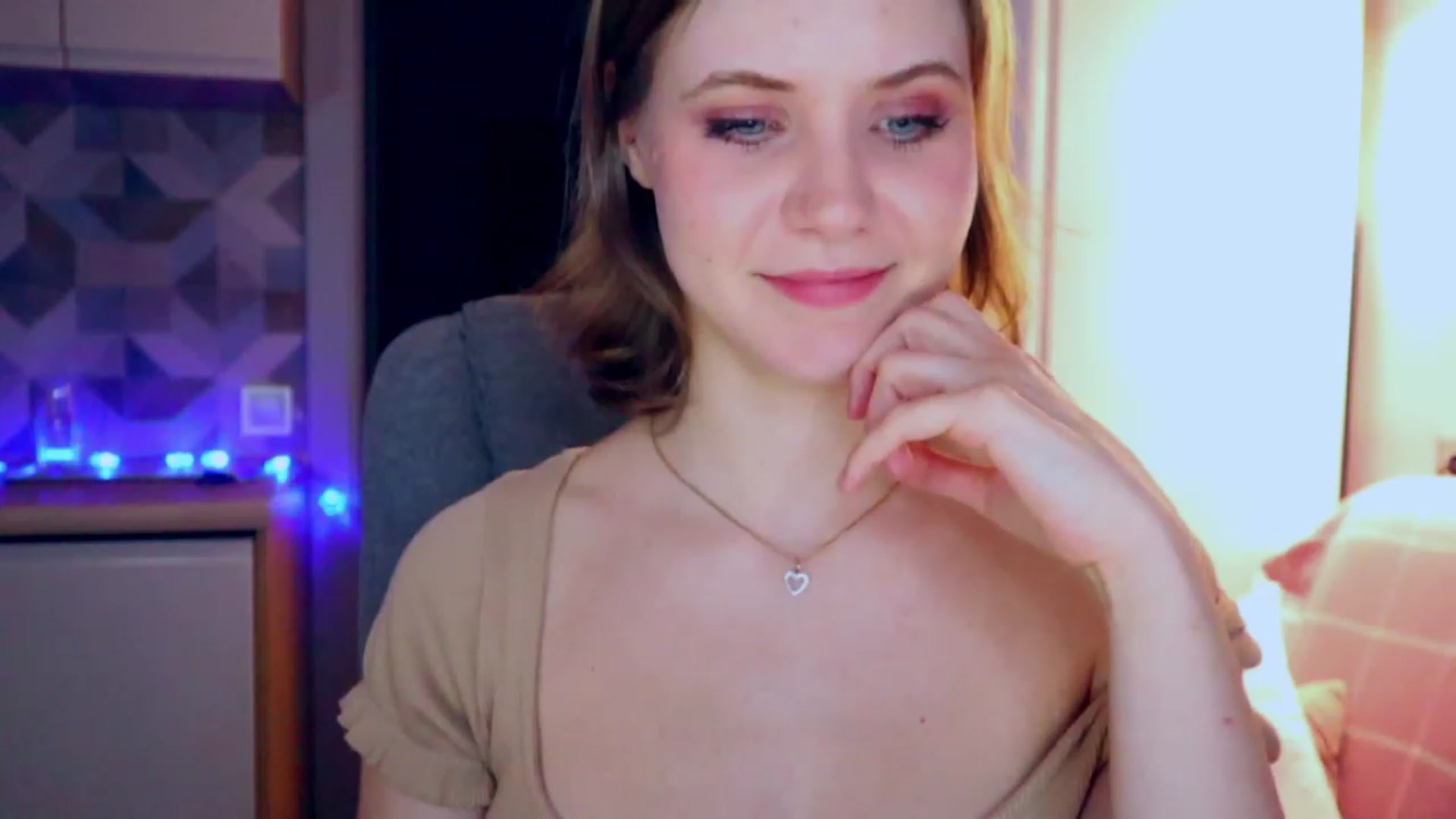 Gallery image thumbnail from YoungDunst's myfreecams stream on, 03/10/2023, 24:04 image 16 of 20