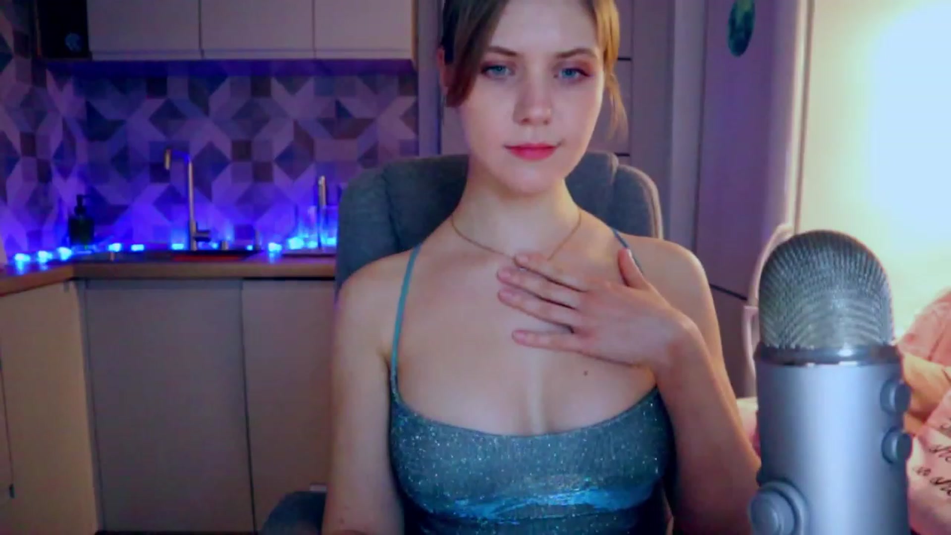 Gallery image thumbnail from YoungDunst's myfreecams stream on, 04/07/2023, 24:18 image 3 of 20