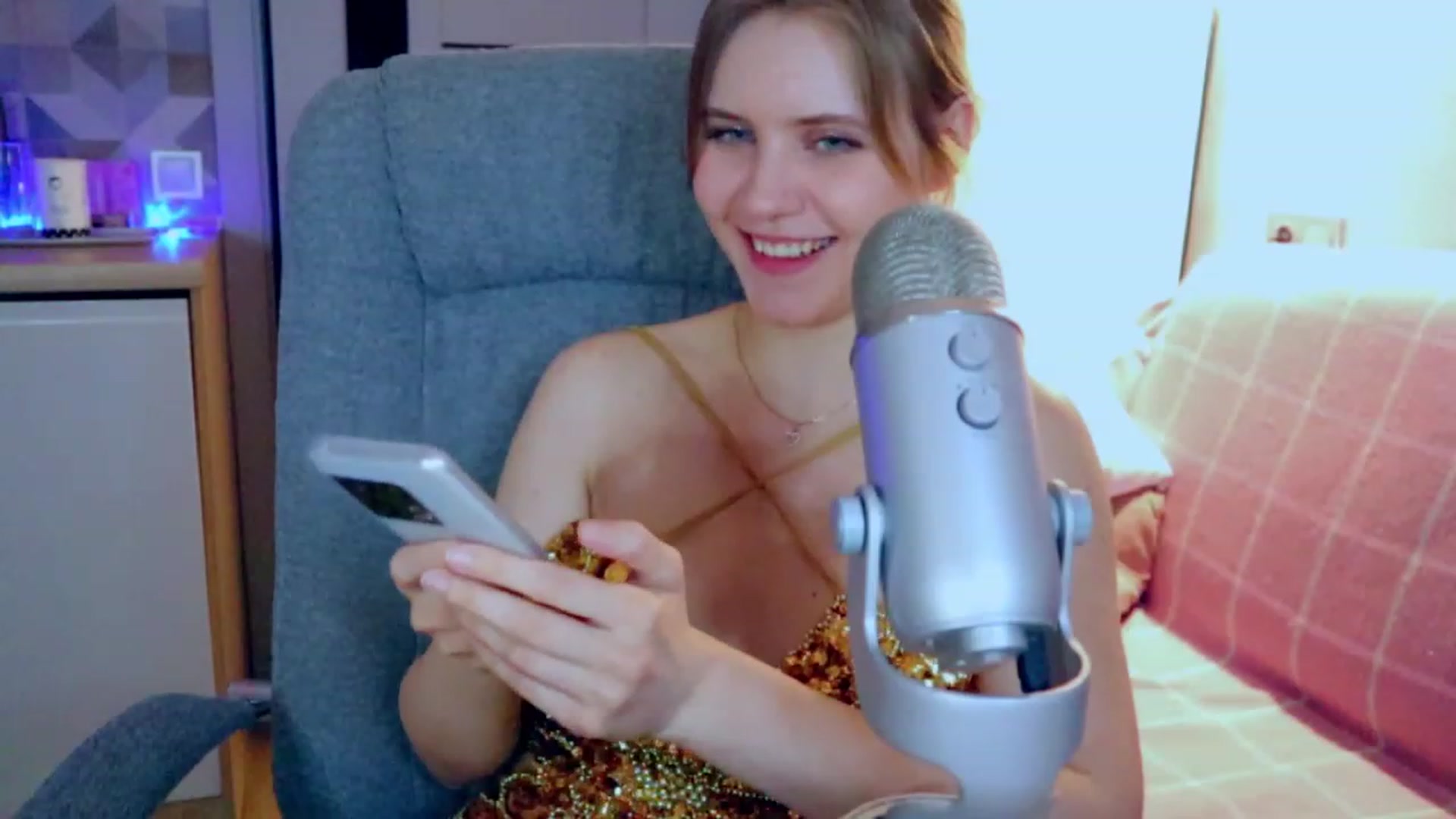 Gallery image thumbnail from YoungDunst's myfreecams stream on, 04/10/2023, 01:10 image 10 of 20