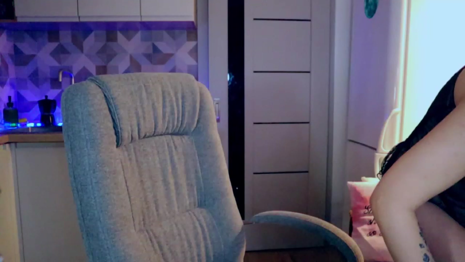 Gallery image thumbnail from YoungDunst's myfreecams stream on, 04/17/2023, 23:38 image 9 of 20