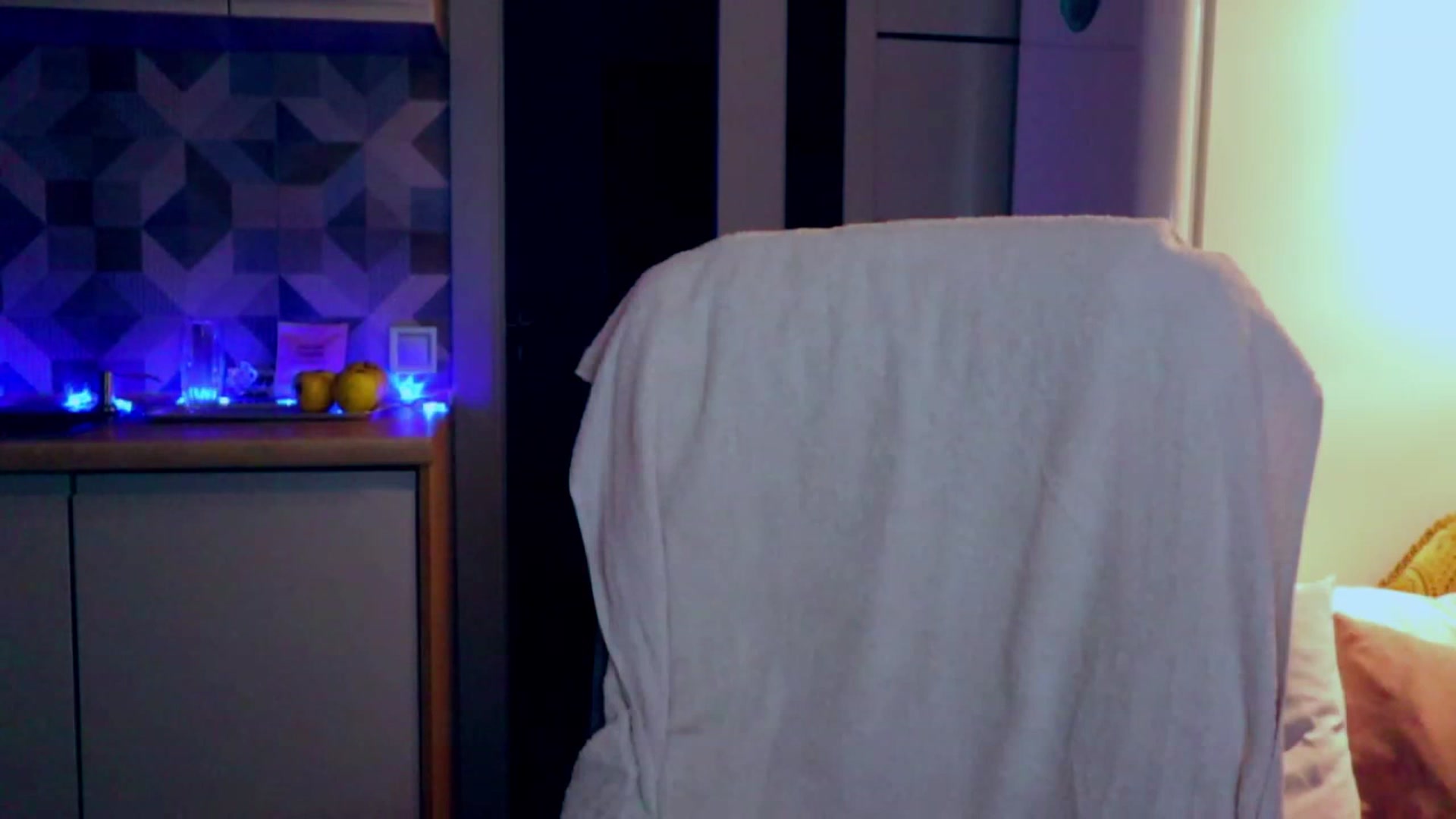 Gallery image thumbnail from YoungDunst's myfreecams stream on, 04/18/2023, 24:01 image 9 of 20