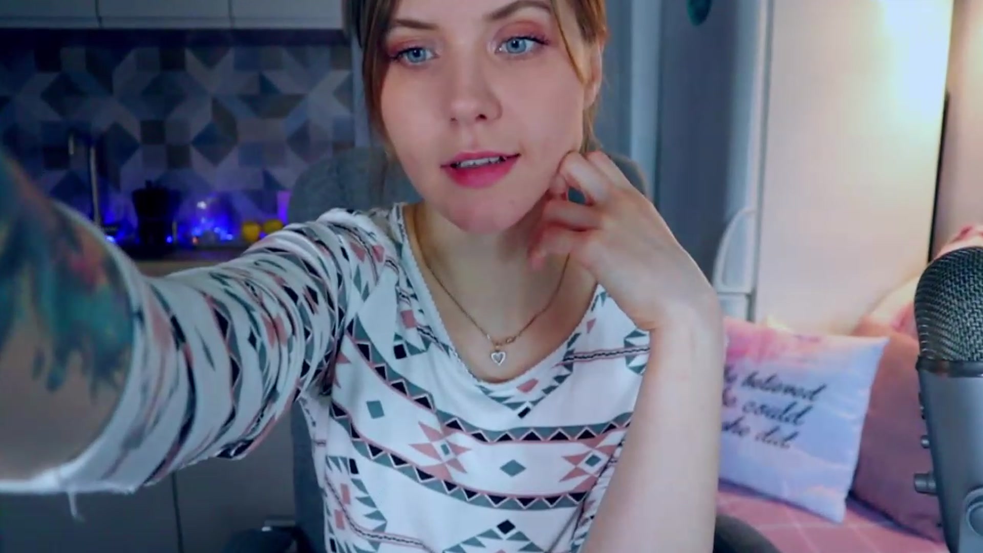 Gallery image thumbnail from YoungDunst's myfreecams stream on, 04/24/2023, 12:00 image 15 of 20