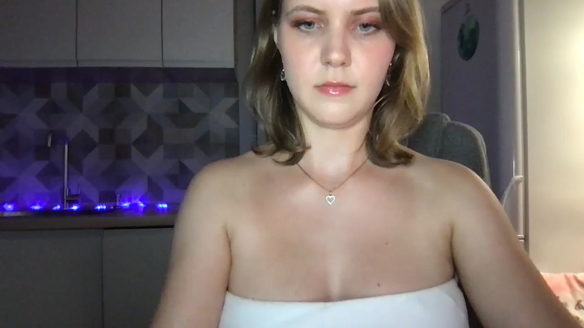 Gallery image thumbnail from YoungDunst's myfreecams stream on, 08/08/2023, 20:40 image 7 of 20