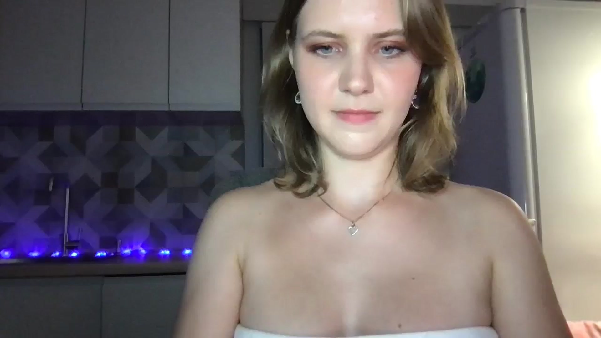 Gallery image thumbnail from YoungDunst's myfreecams stream on, 08/08/2023, 20:40 image 2 of 20