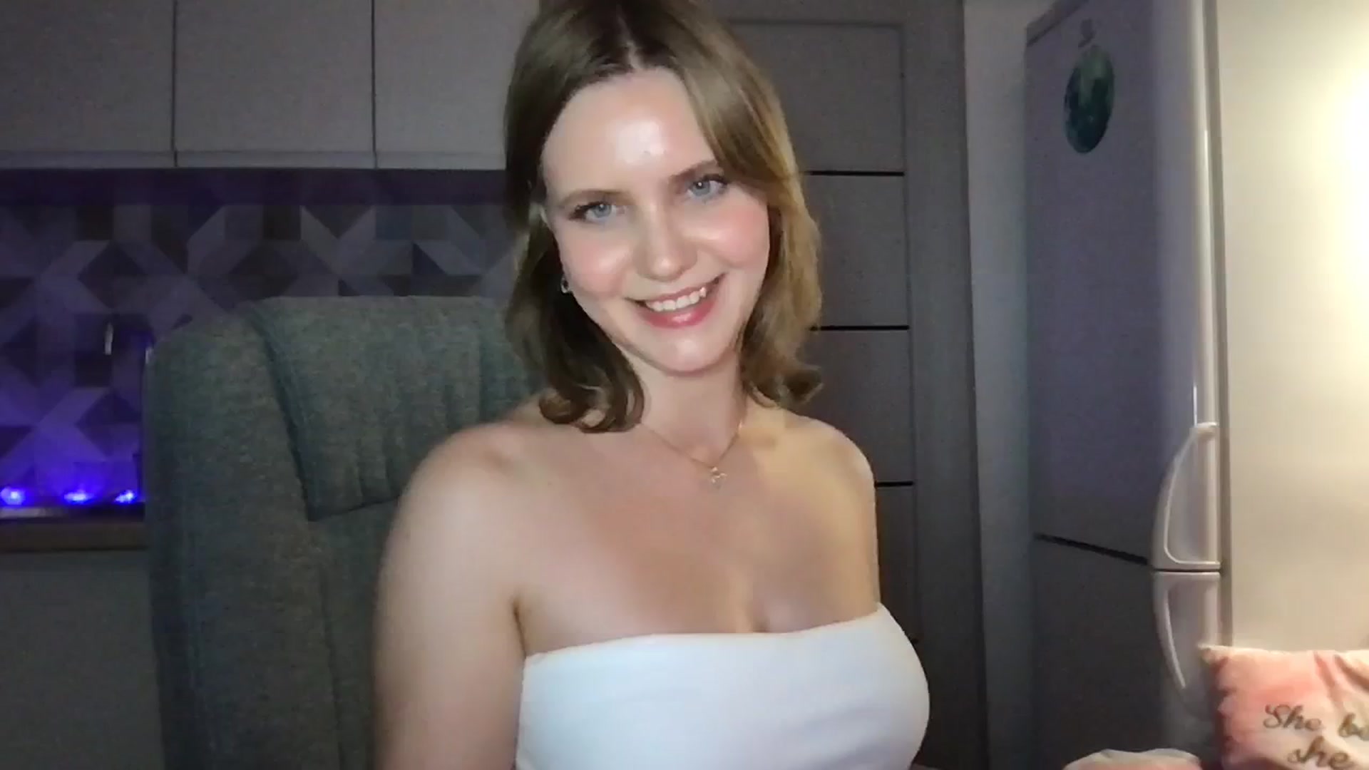 Gallery image thumbnail from YoungDunst's myfreecams stream on, 08/08/2023, 21:30 image 1 of 20