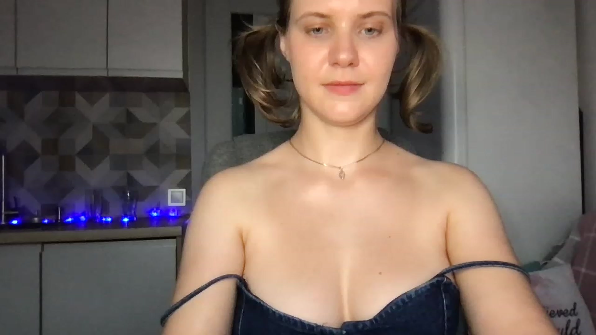 Gallery image thumbnail from YoungDunst's myfreecams stream on, 08/19/2023, 17:10 image 17 of 20