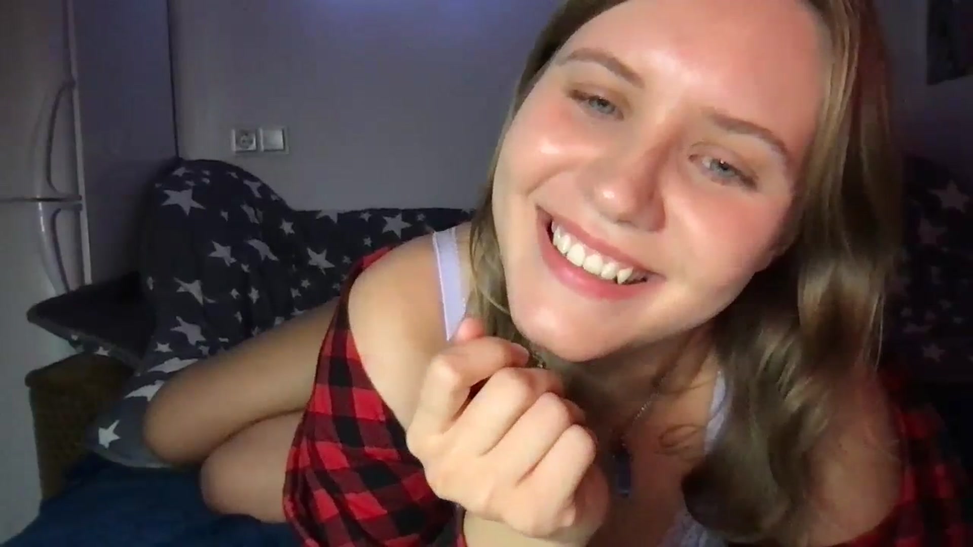 Gallery image thumbnail from YoungDunst's myfreecams stream on, 10/12/2023, 21:27 image 13 of 20