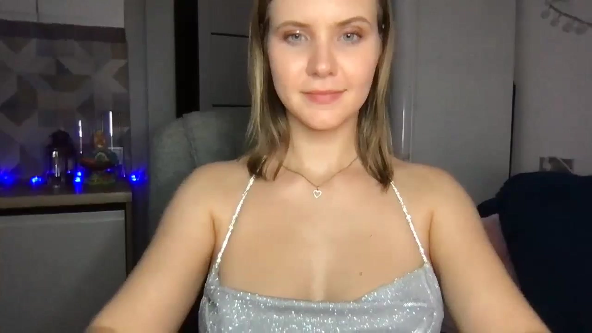 Gallery image thumbnail from YoungDunst's myfreecams stream on, 11/06/2023, 24:01 image 6 of 20