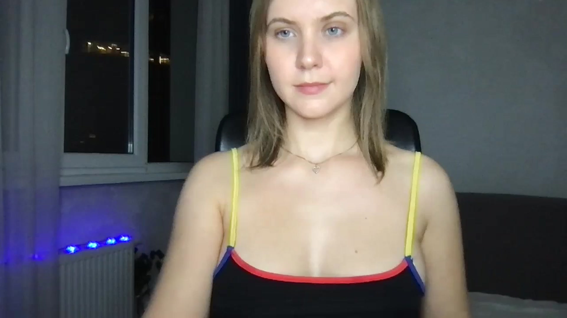 Gallery image thumbnail from YoungDunst's myfreecams stream on, 11/08/2023, 17:32 image 18 of 20