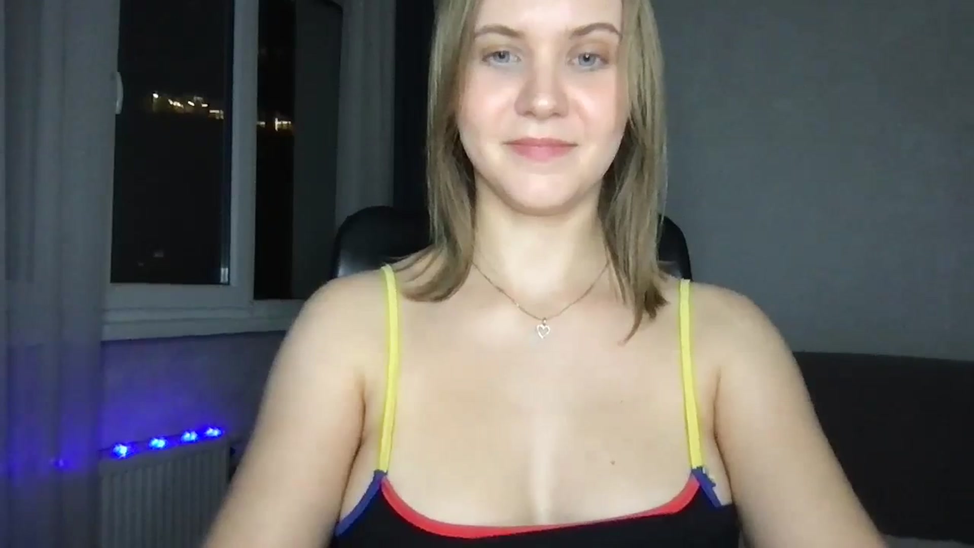 Gallery image thumbnail from YoungDunst's myfreecams stream on, 11/08/2023, 18:09 image 6 of 20