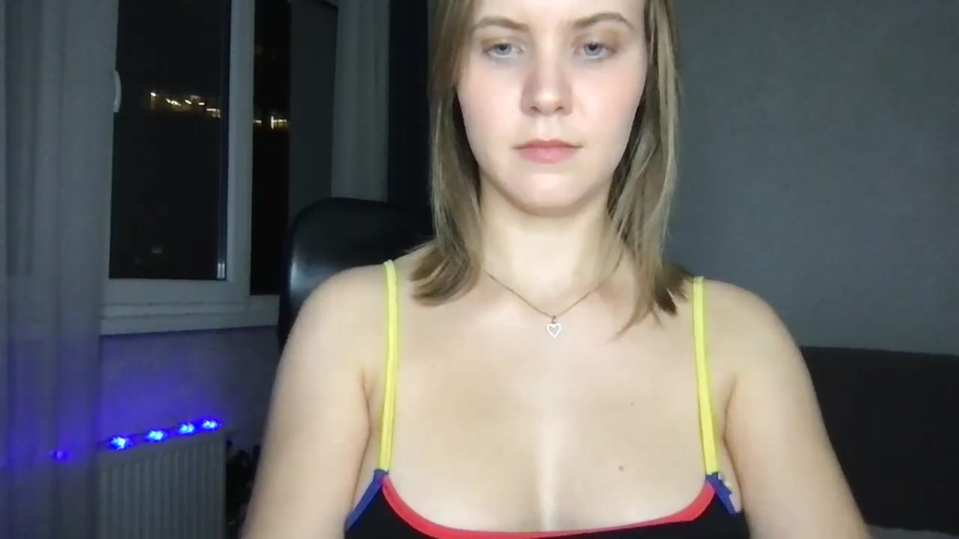 Gallery image thumbnail from YoungDunst's myfreecams stream on, 11/08/2023, 18:09 image 7 of 20