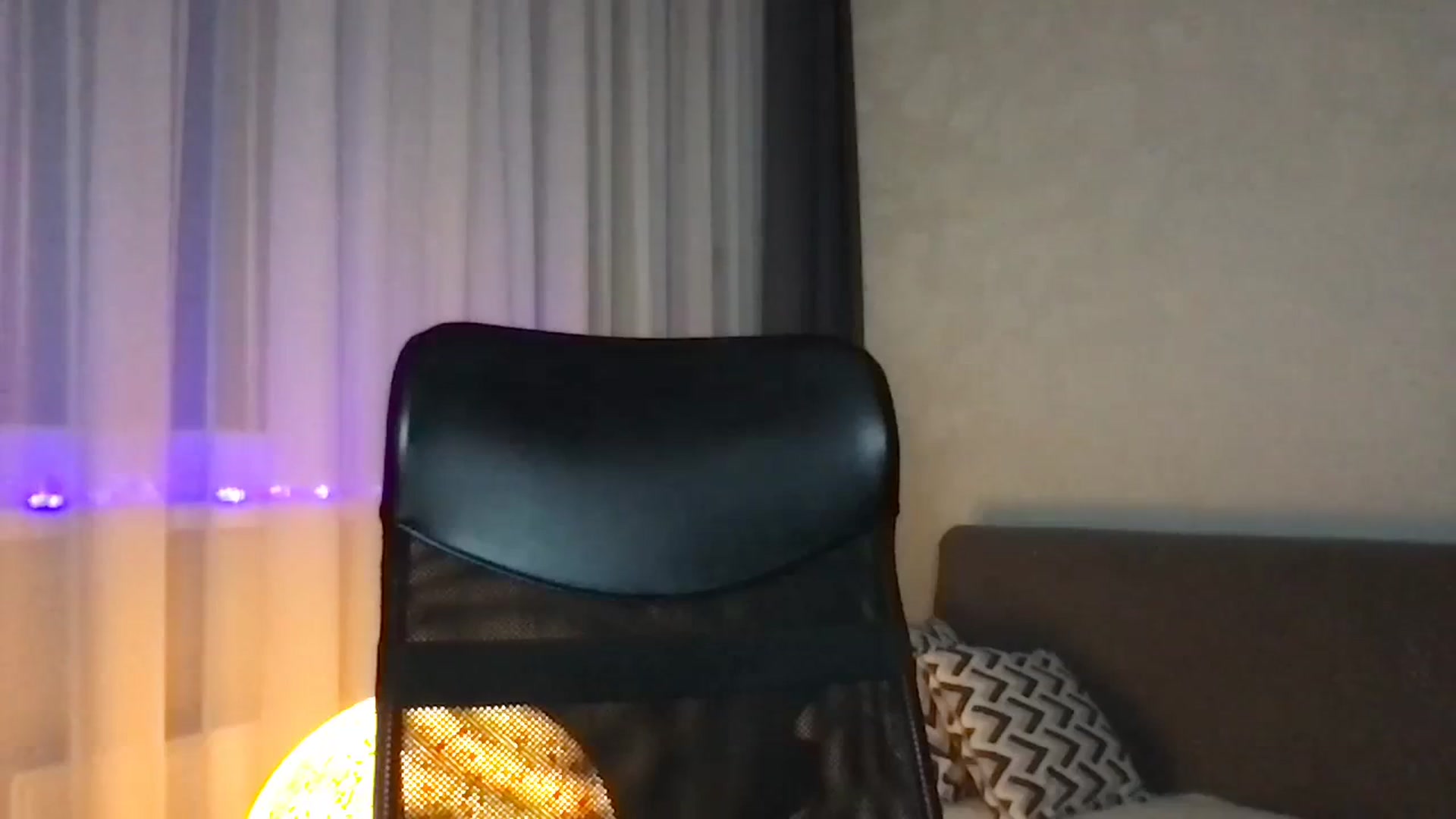 Gallery image thumbnail from YoungDunst's myfreecams stream on, 11/15/2023, 22:43 image 6 of 20