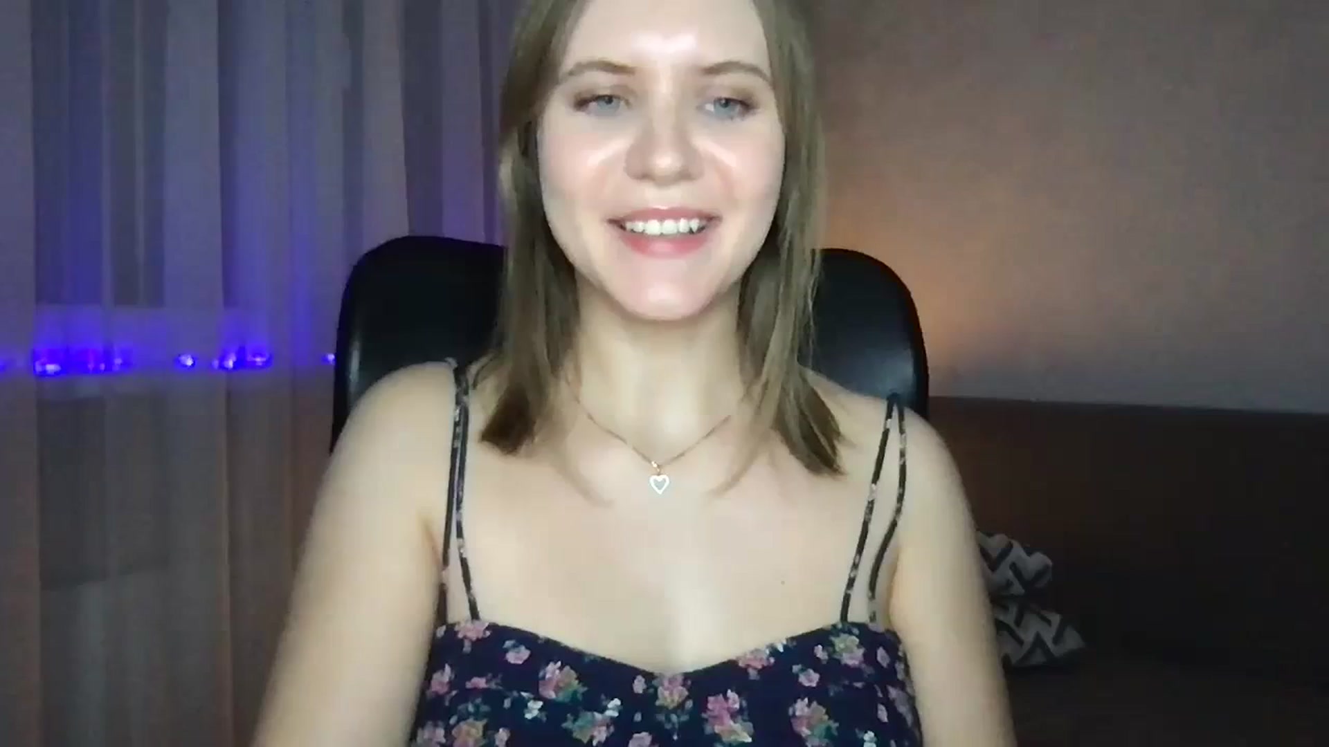 Gallery image thumbnail from YoungDunst's myfreecams stream on, 12/05/2023, 23:02 image 12 of 20