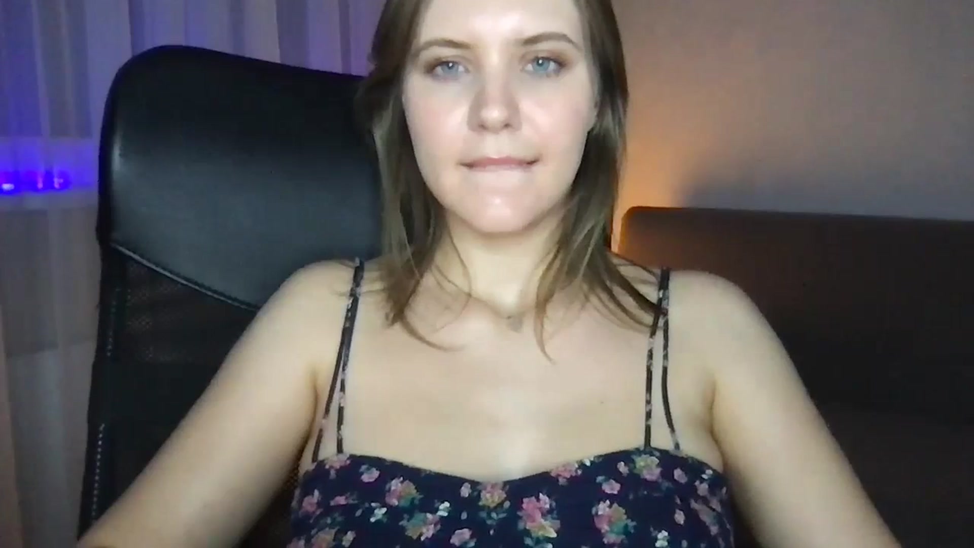 Gallery image thumbnail from YoungDunst's myfreecams stream on, 12/05/2023, 23:02 image 20 of 20