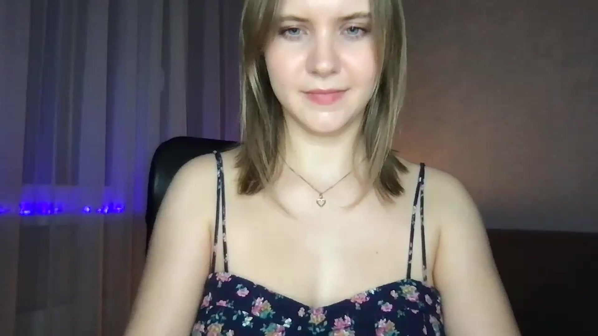 Gallery image thumbnail from YoungDunst's myfreecams stream on, 12/05/2023, 23:02 image 14 of 20