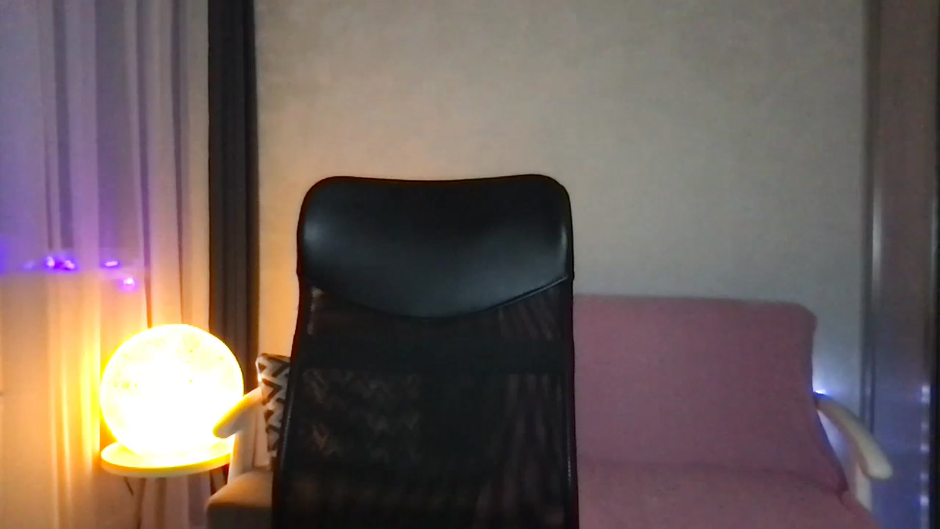 Gallery image thumbnail from YoungDunst's myfreecams stream on, 12/10/2023, 16:00 image 20 of 20