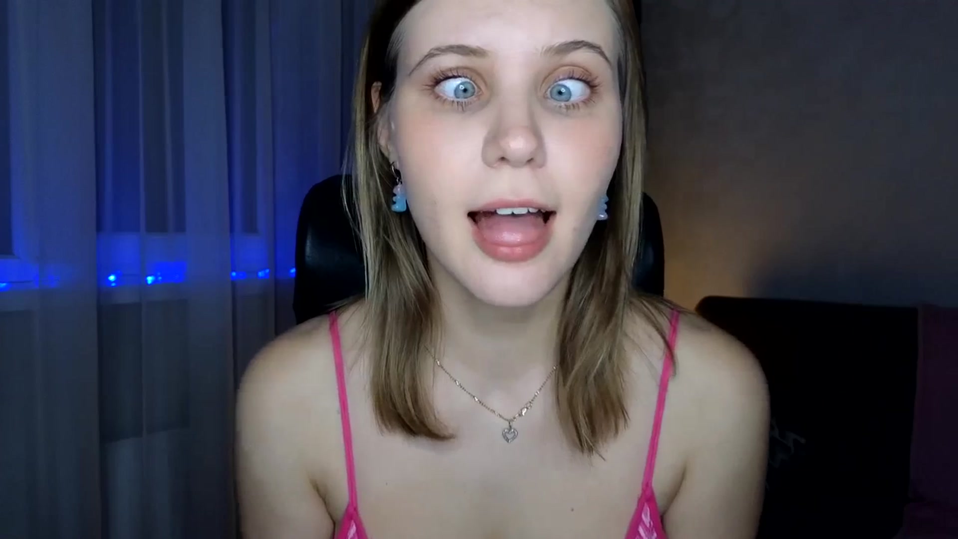 Gallery image thumbnail from YoungDunst's myfreecams stream on, 12/12/2023, 22:06 image 11 of 20