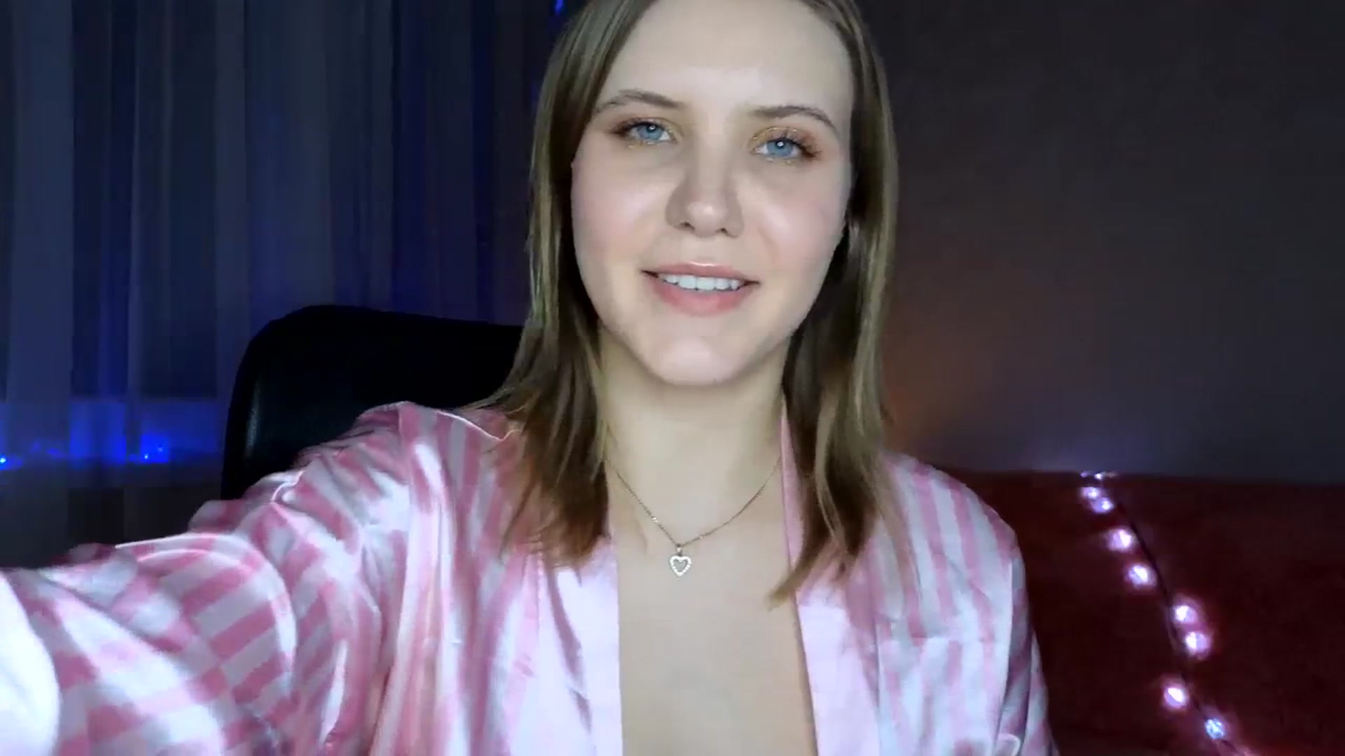 Gallery image thumbnail from YoungDunst's myfreecams stream on, 01/07/2024, 16:17 image 12 of 20