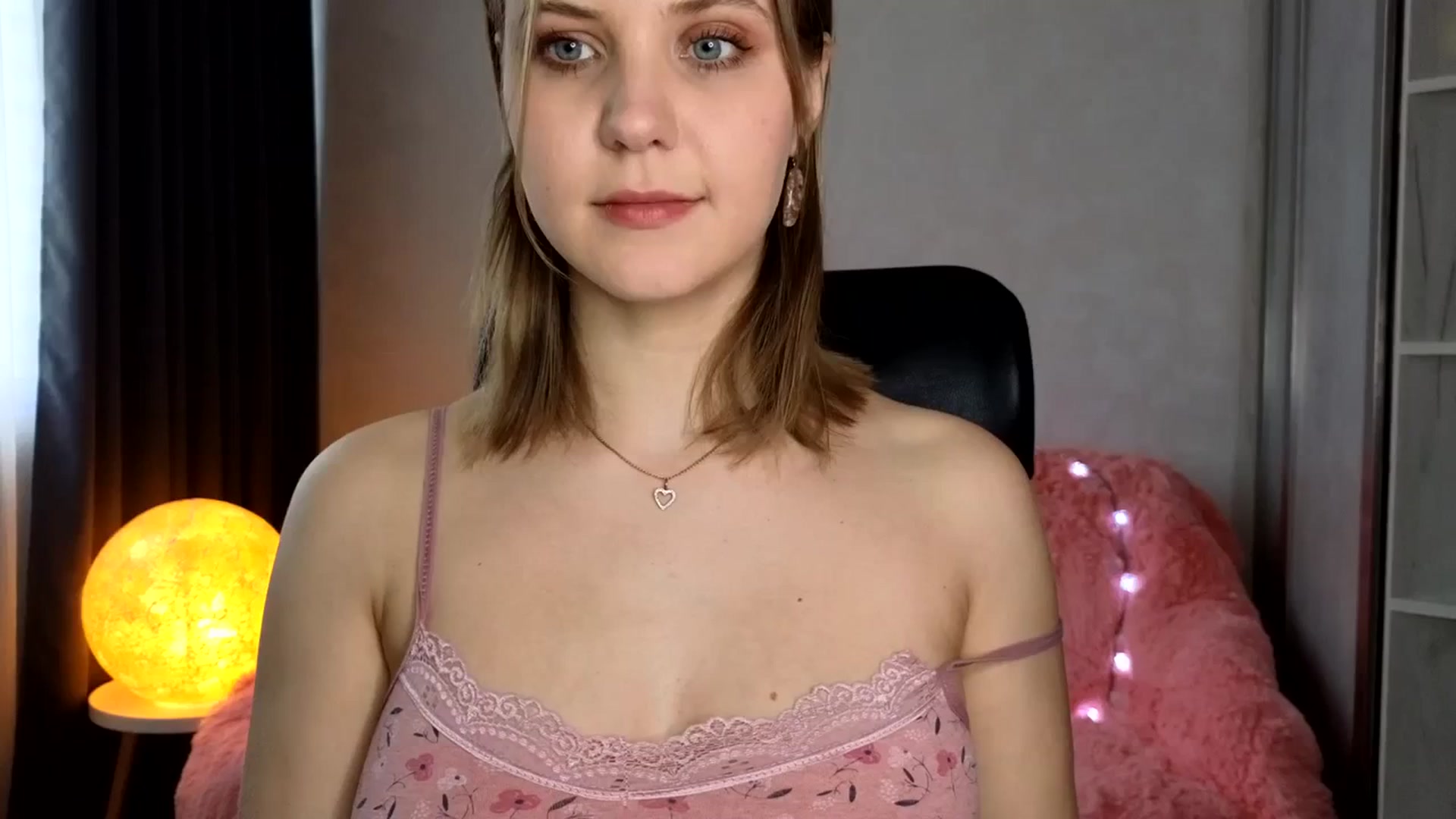 Gallery image thumbnail from YoungDunst's myfreecams stream on, 03/06/2024, 06:48 image 6 of 20